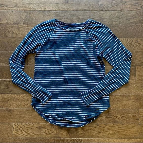 Hollister Shirt - Picture 2 of 8